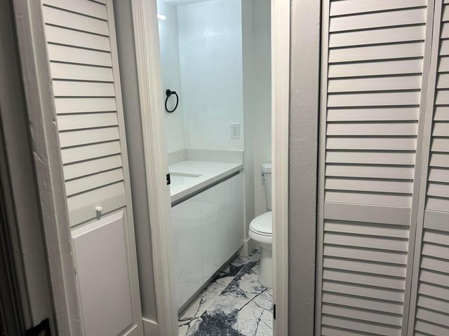 3250 NW 84th Avenue, Sunrise, FL 33351