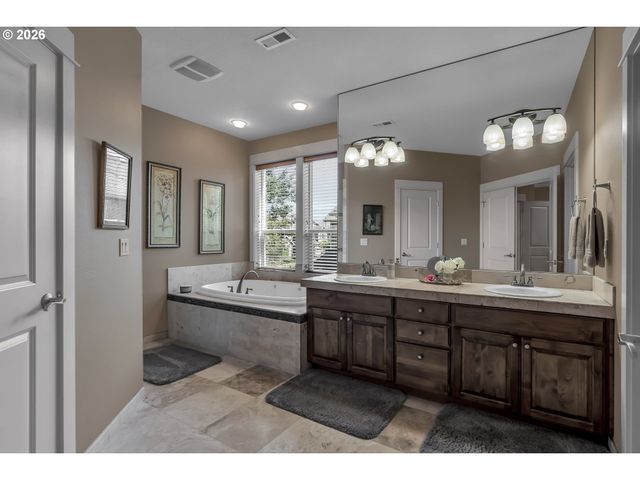 12115 Ne 104TH St, Vancouver, WA 98682