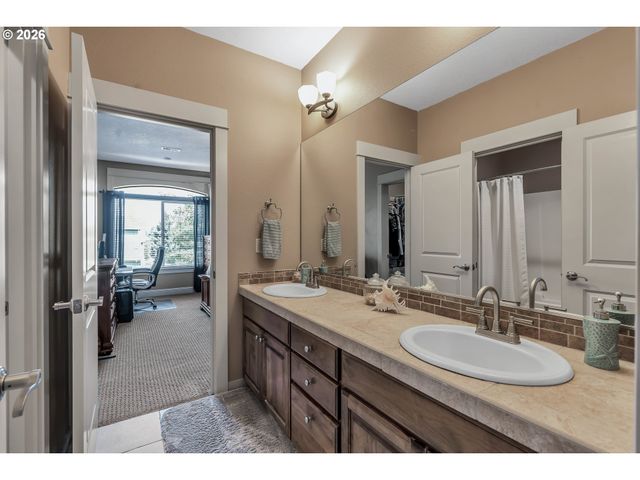 12115 Ne 104TH St, Vancouver, WA 98682