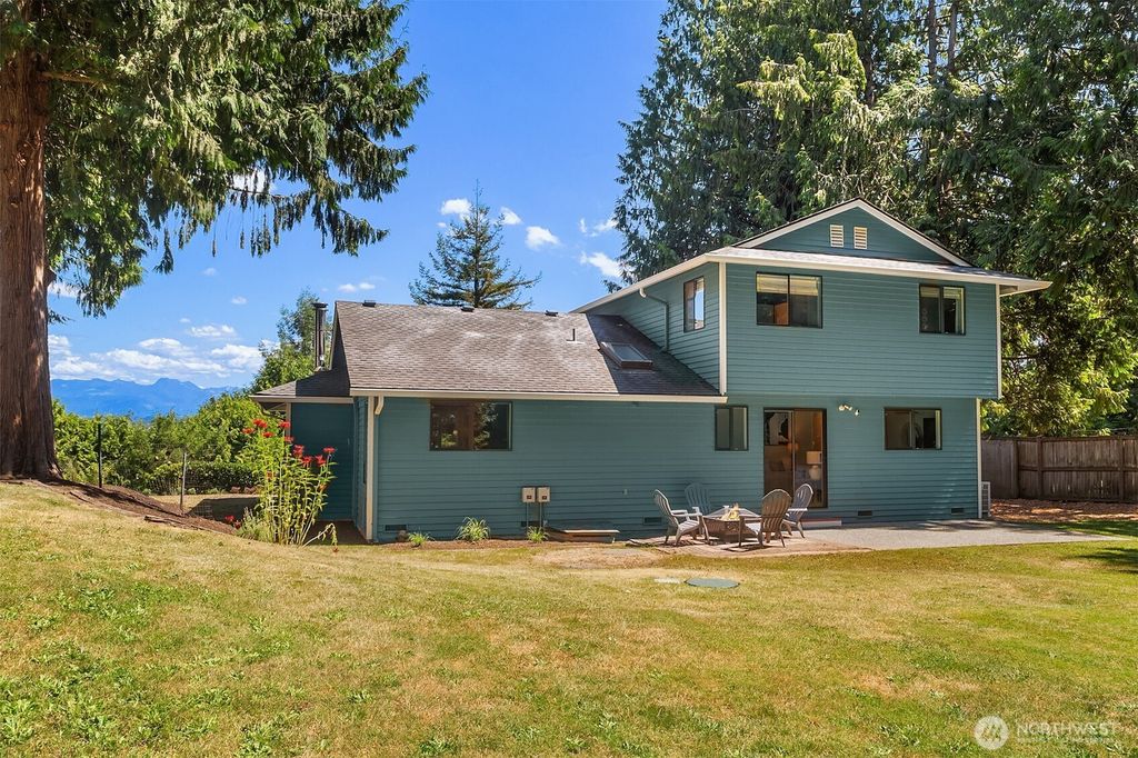 1247 293rd Avenue NE, Carnation, WA 98014