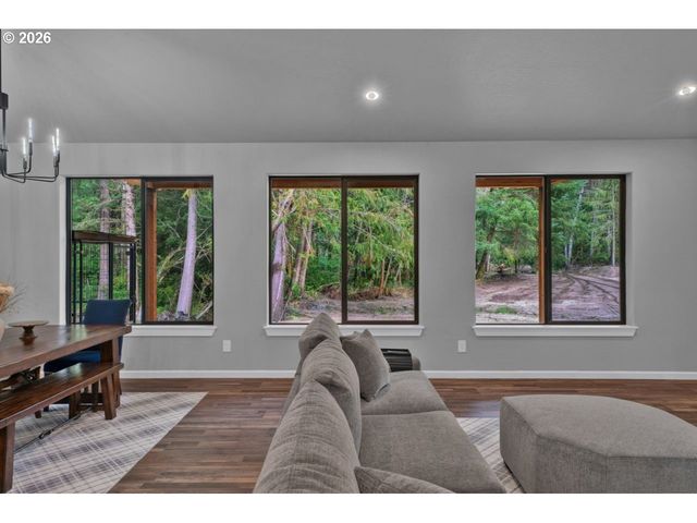 88390 BELLEVUE Dr, Florence, OR 97439