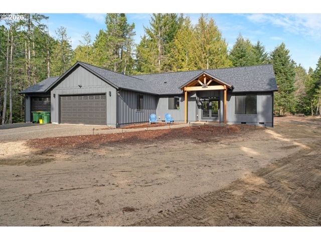 88390 BELLEVUE Dr, Florence, OR 97439