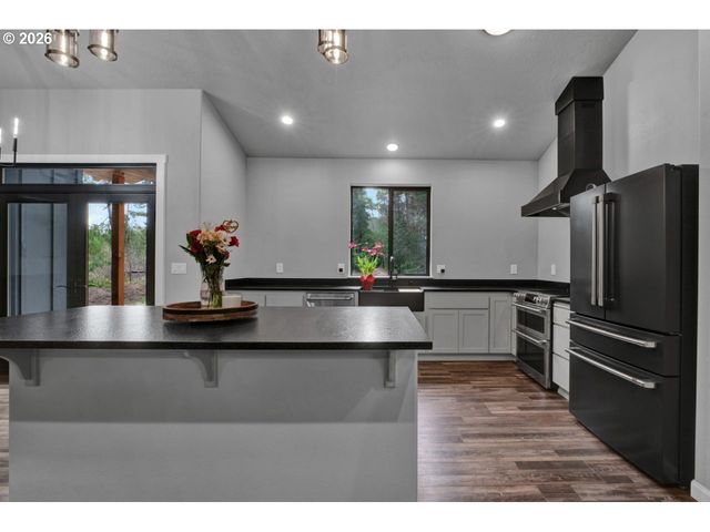 88390 BELLEVUE Dr, Florence, OR 97439