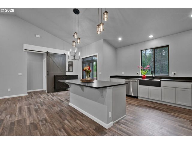 88390 BELLEVUE Dr, Florence, OR 97439