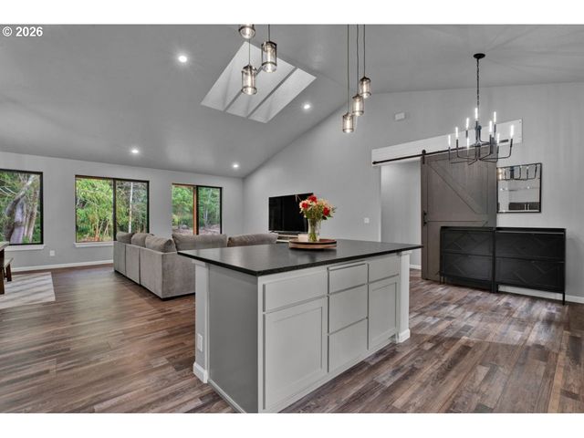 88390 BELLEVUE Dr, Florence, OR 97439