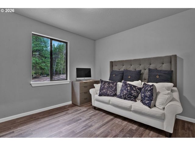 88390 BELLEVUE Dr, Florence, OR 97439