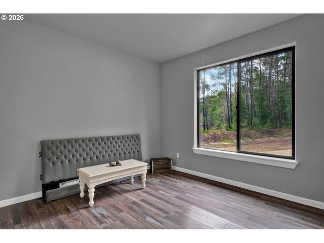 88390 BELLEVUE Dr, Florence, OR 97439