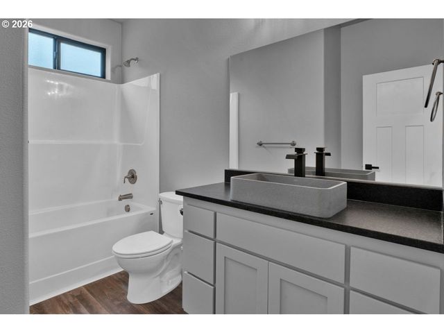88390 BELLEVUE Dr, Florence, OR 97439