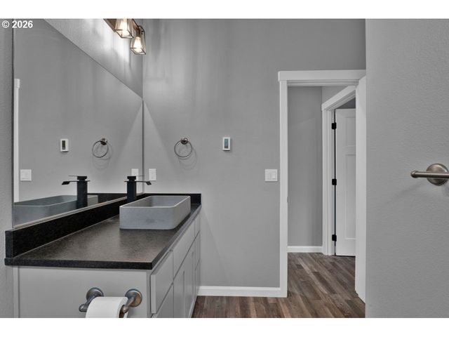 88390 BELLEVUE Dr, Florence, OR 97439