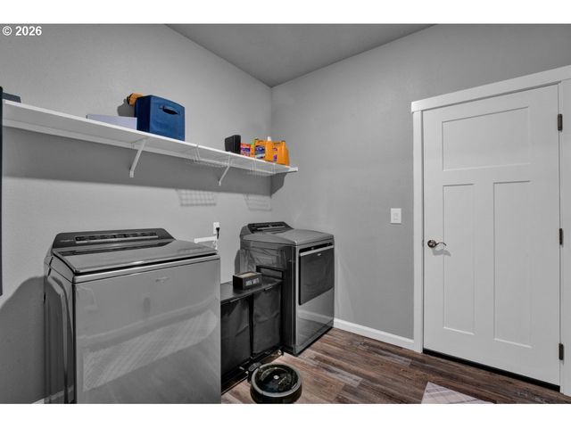 88390 BELLEVUE Dr, Florence, OR 97439