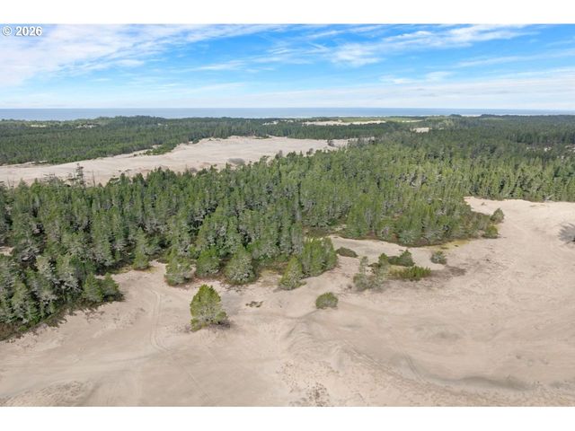 88390 BELLEVUE Dr, Florence, OR 97439