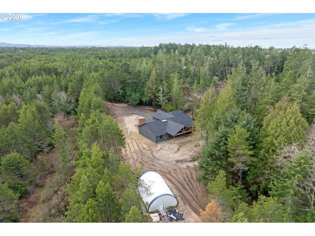 88390 BELLEVUE Dr, Florence, OR 97439