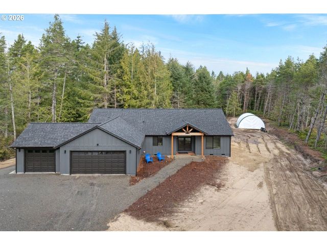 88390 BELLEVUE Dr, Florence, OR 97439