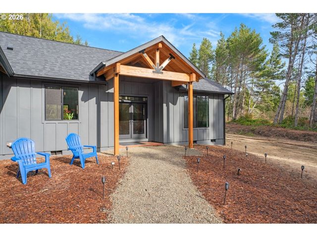 88390 BELLEVUE Dr, Florence, OR 97439