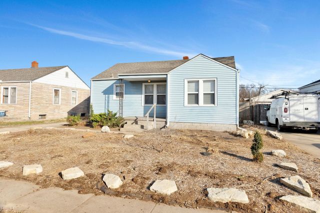 2118 S Pattie St, Wichita, KS 67211