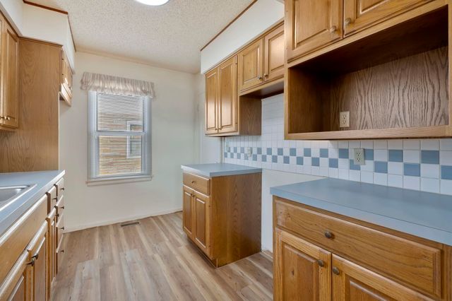 2118 S Pattie St, Wichita, KS 67211