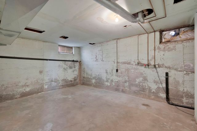 2118 S Pattie St, Wichita, KS 67211