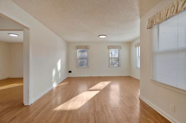 2118 S Pattie St, Wichita, KS 67211