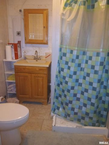 420 S 27TH Street, Herrin, IL 62948