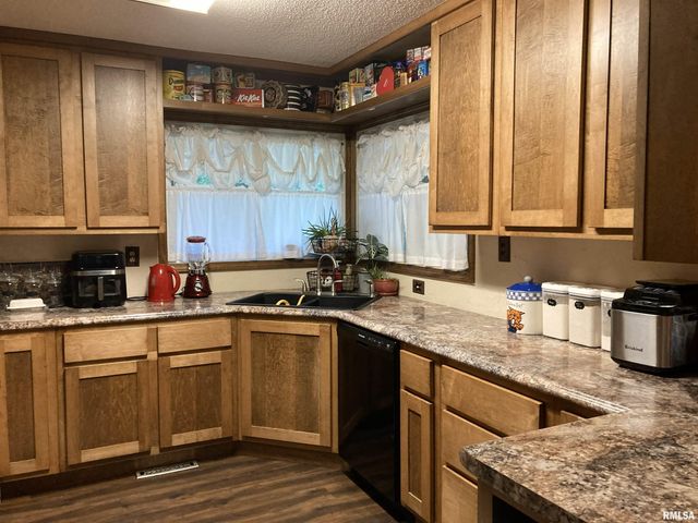 420 S 27TH Street, Herrin, IL 62948