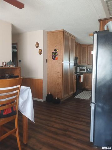 420 S 27TH Street, Herrin, IL 62948