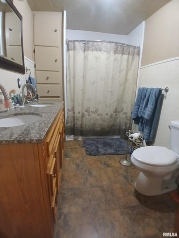 420 S 27TH Street, Herrin, IL 62948