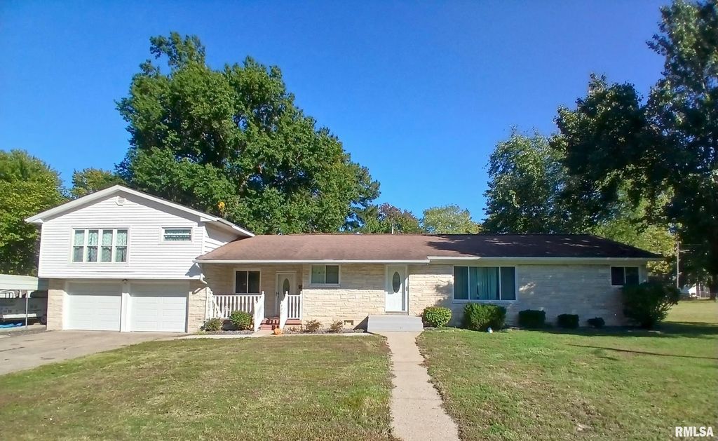 420 S 27TH Street, Herrin, IL 62948