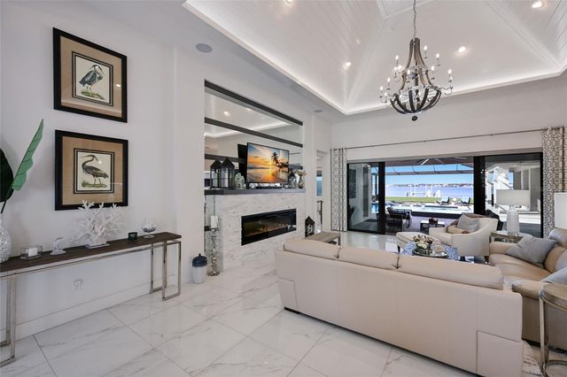 700 REGATTA WAY, Bradenton, FL 34208