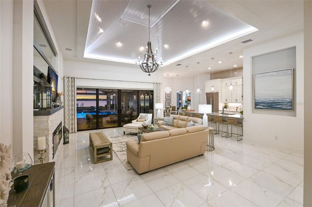 700 REGATTA WAY, Bradenton, FL 34208