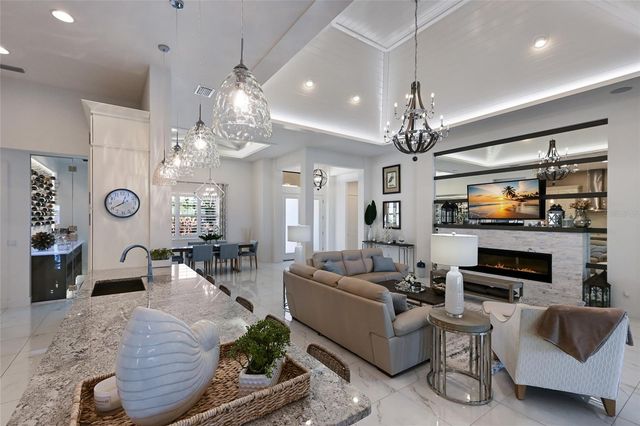 700 REGATTA WAY, Bradenton, FL 34208