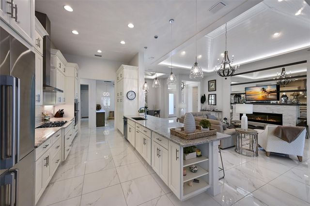 700 REGATTA WAY, Bradenton, FL 34208