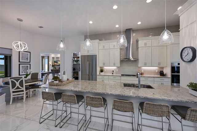 700 REGATTA WAY, Bradenton, FL 34208