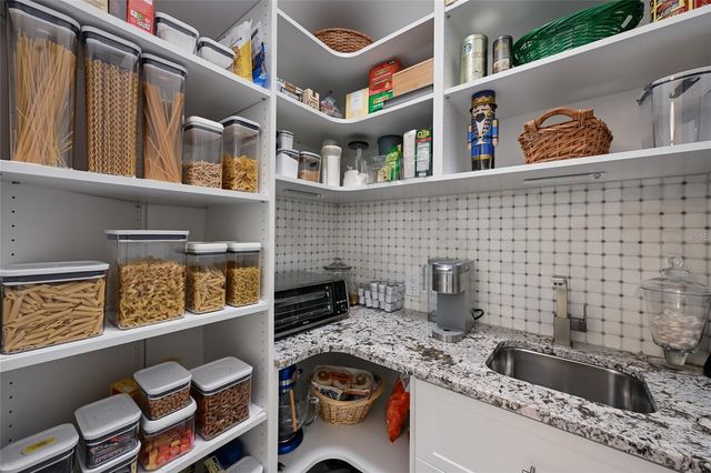 700 REGATTA WAY, Bradenton, FL 34208