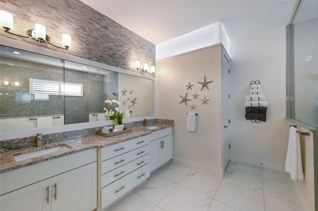 700 REGATTA WAY, Bradenton, FL 34208