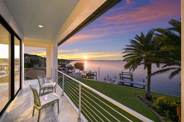 700 REGATTA WAY, Bradenton, FL 34208