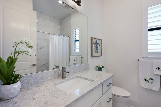 700 REGATTA WAY, Bradenton, FL 34208