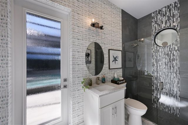 700 REGATTA WAY, Bradenton, FL 34208