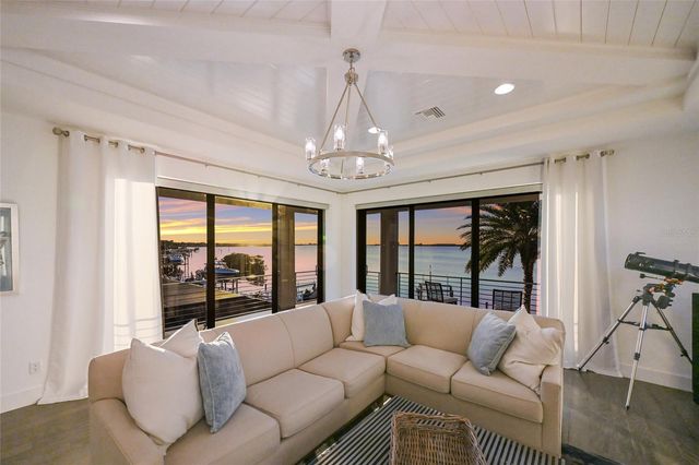 700 REGATTA WAY, Bradenton, FL 34208