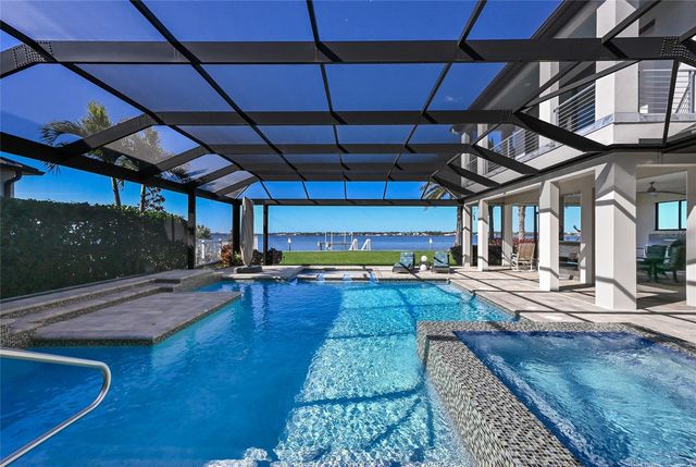 700 REGATTA WAY, Bradenton, FL 34208