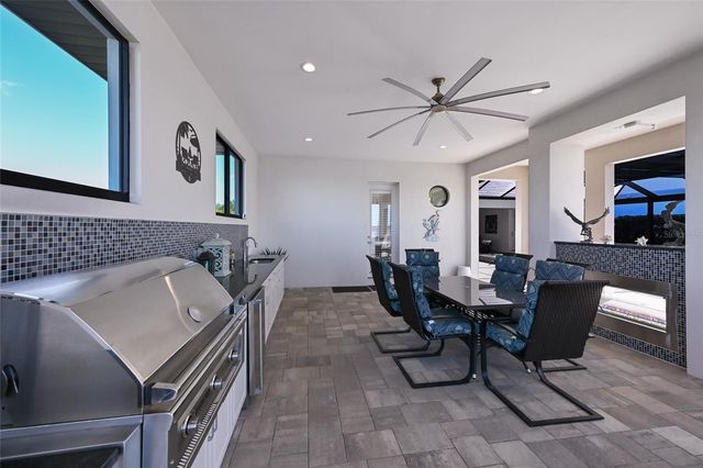 700 REGATTA WAY, Bradenton, FL 34208