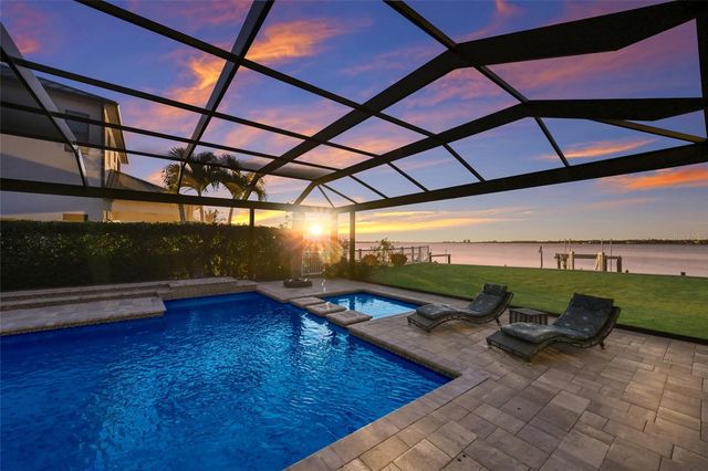 700 REGATTA WAY, Bradenton, FL 34208