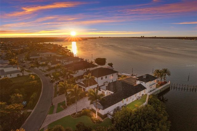 700 REGATTA WAY, Bradenton, FL 34208