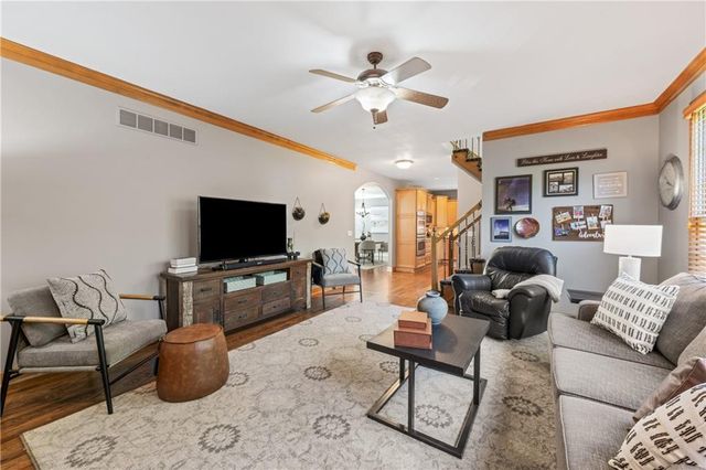11247 W 116th Terrace, Overland Park, KS 66210