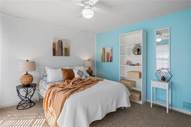11247 W 116th Terrace, Overland Park, KS 66210