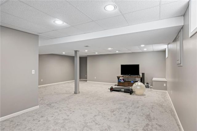 11247 W 116th Terrace, Overland Park, KS 66210