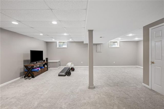 11247 W 116th Terrace, Overland Park, KS 66210