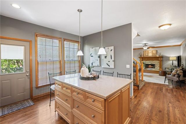 11247 W 116th Terrace, Overland Park, KS 66210
