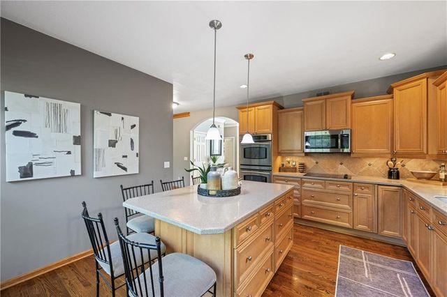 11247 W 116th Terrace, Overland Park, KS 66210