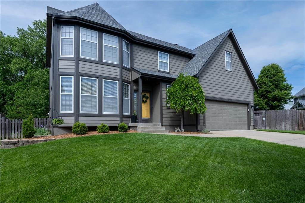 11247 W 116th Terrace, Overland Park, KS 66210