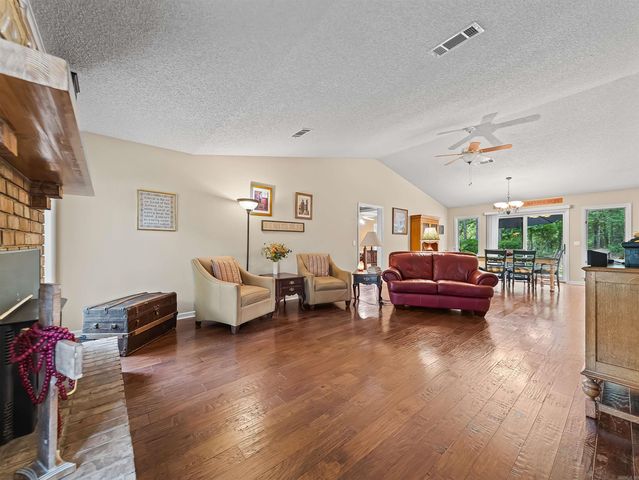 8 Playa Place, Hot Springs Village, AR 71909